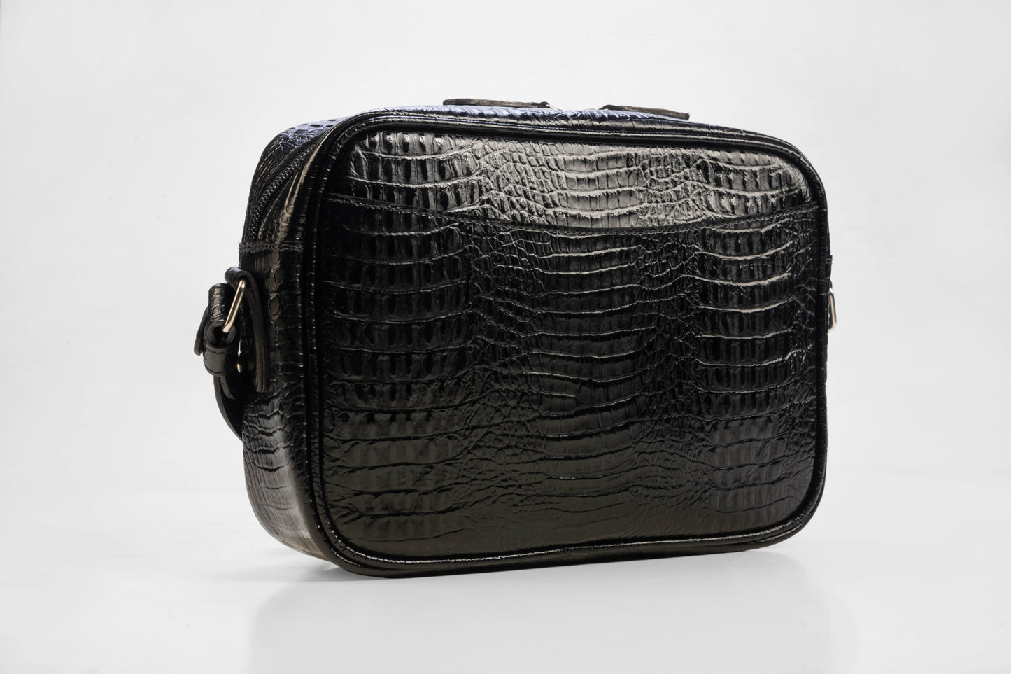 Camera Bag Mónaco Mediana en Cuero Charol Negro Heritage