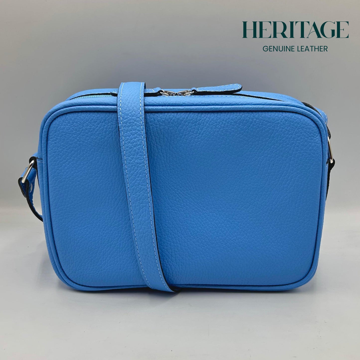 Camera Bag Monaco Mediana en Cuero Granulado Celeste Heritage