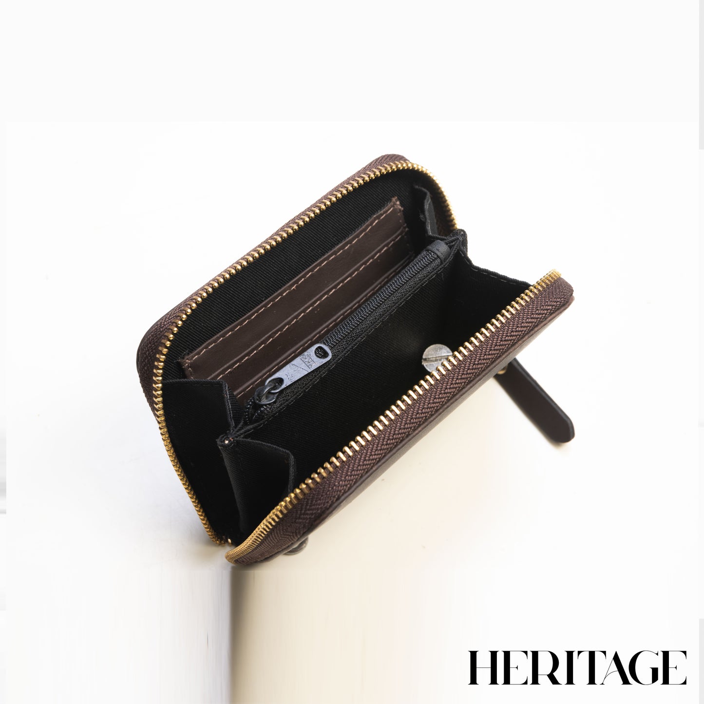 Billetera Pequeña con Cierre para Dama en Cuero Liso Café Heritage