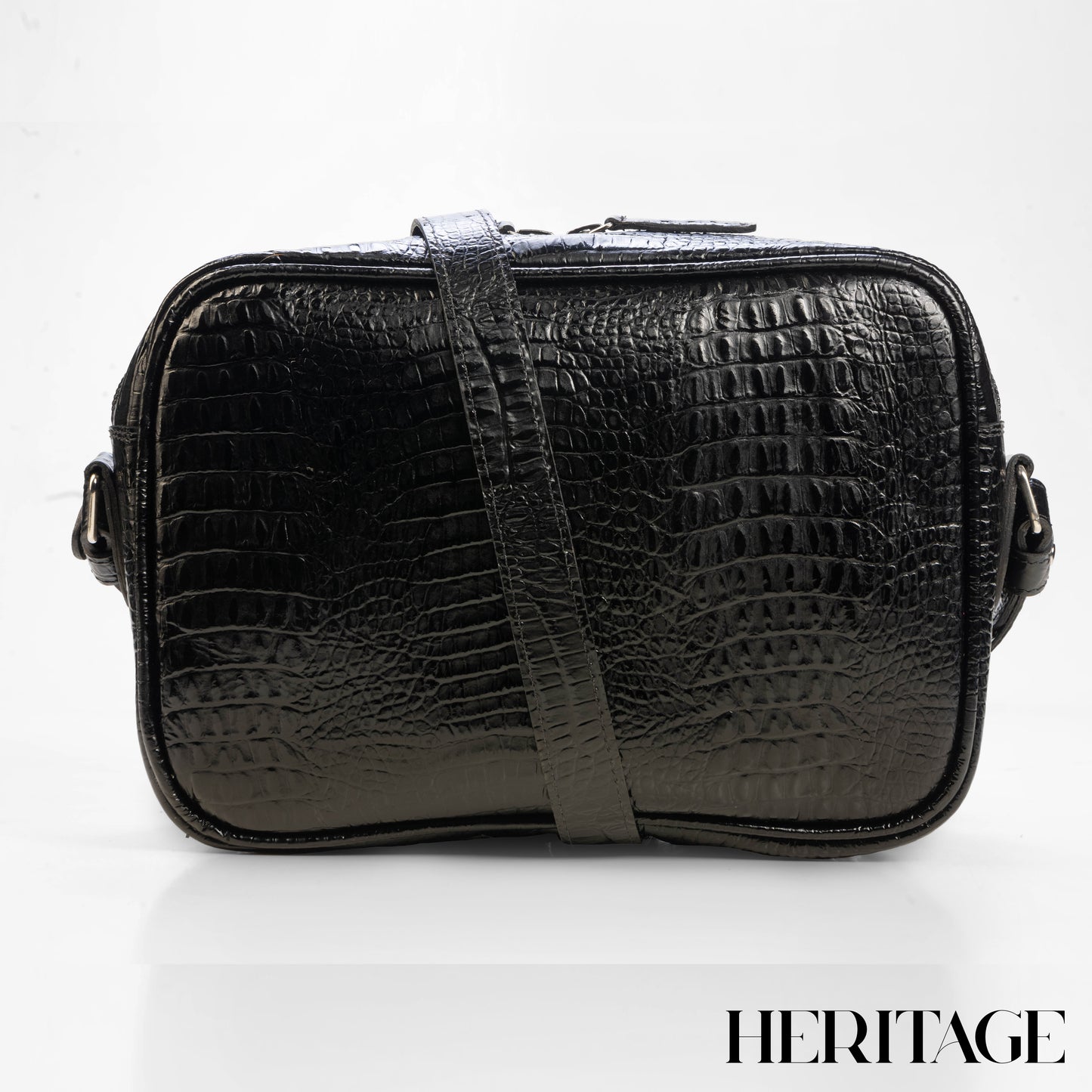 Camera Bag Mónaco Mediana en Cuero Charol Negro Heritage