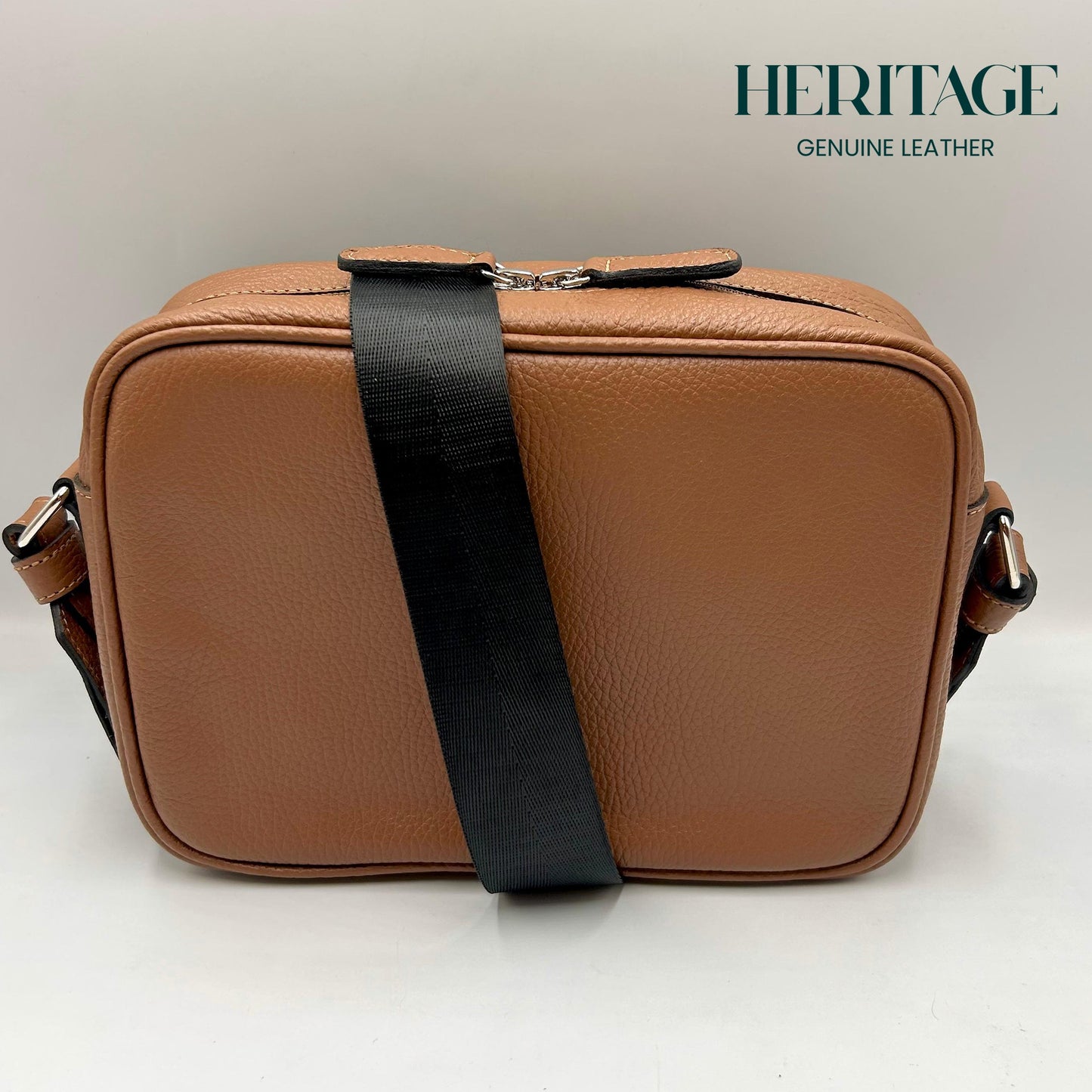 Camera Bag Monaco Mediana con Cinta en Cuero Granulado Whiskey Heritage