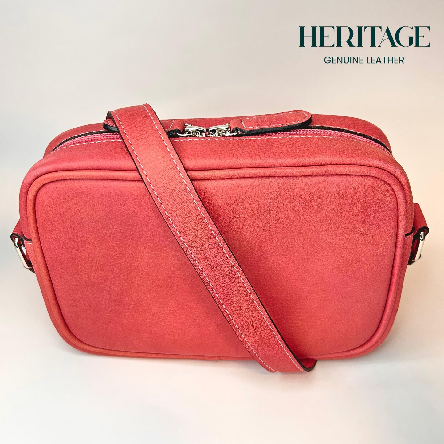 Camera Bag en Cuero Liso Bubble Gum Heritage