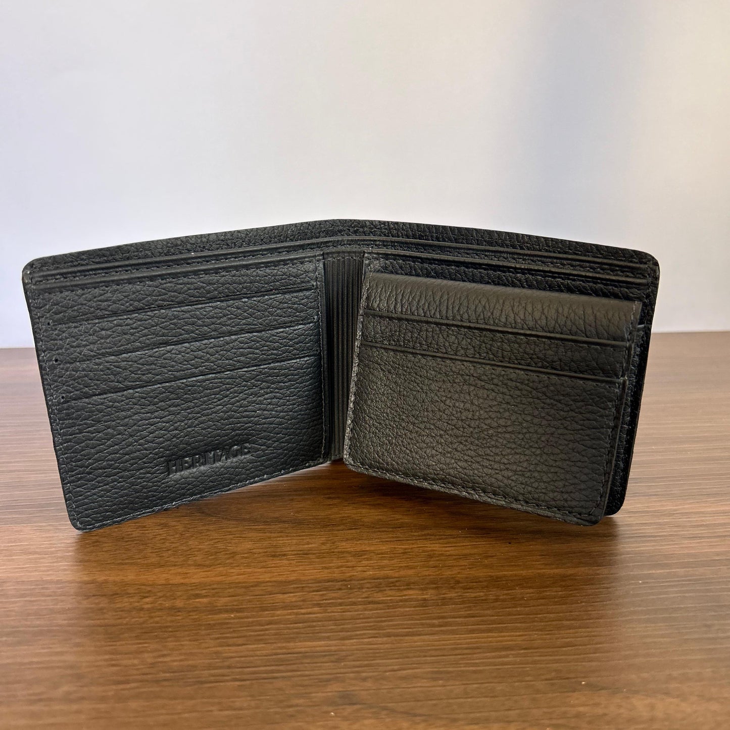 Billetera Bifold Verona  Cuero Granulado Negro Heritage